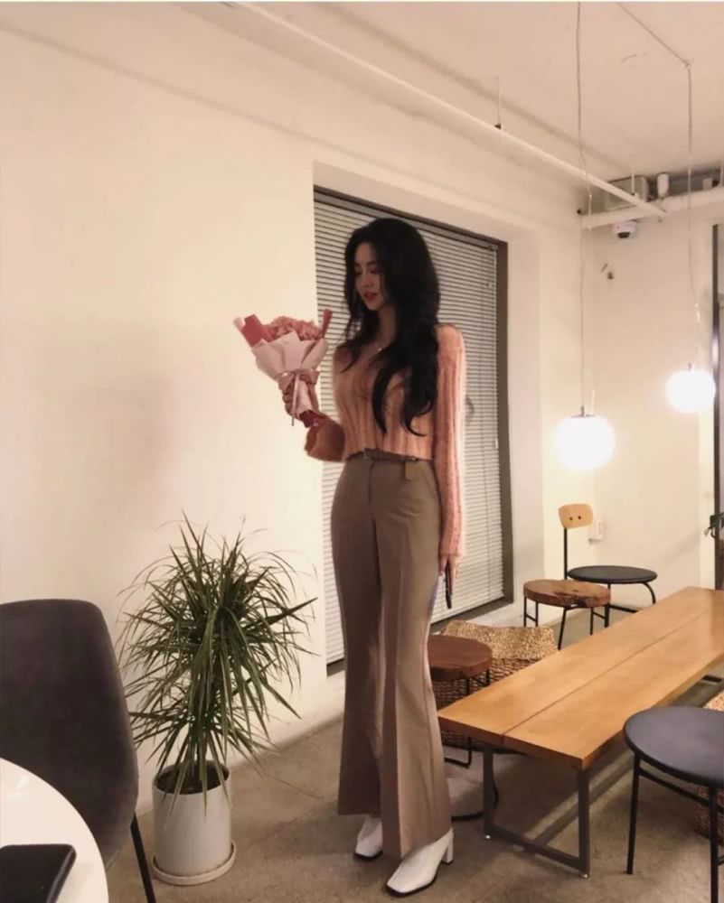 微胖女生怎么穿搭衣好看?冬天这样穿让你看起来瘦了十斤!