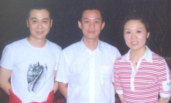 27岁娶大自己15岁妻子，甚至得不到双方父母的支持，婚后相爱如初