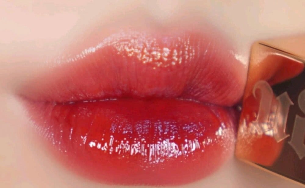 千人千色的神仙唇釉，涂上就有惊喜！快来品一品这个冰糖车厘子