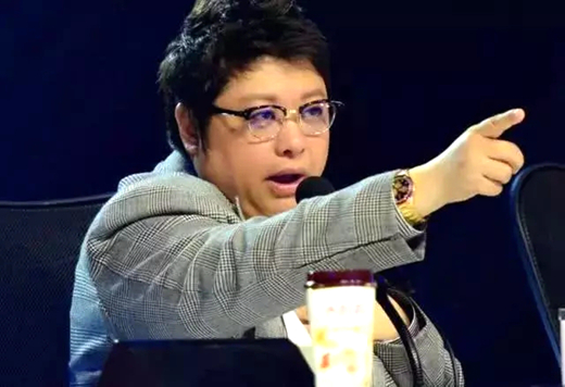 韩红举办慈善晚会，请80多位明星无一到场，怒斥：留钱买棺材？