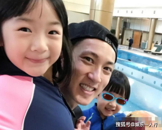吴尊儿子堪称“颠覆式长大”，曾因不像爸被吐槽，今五官精致帅成王子