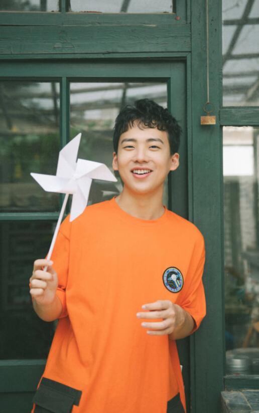 人生赢家“范建”,五个儿子个个是顶流,新一任的国民公公上线