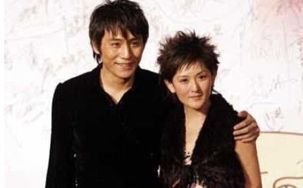 谢娜为何结婚8年才生子?原因曝光,网友:都怪年轻太风流!