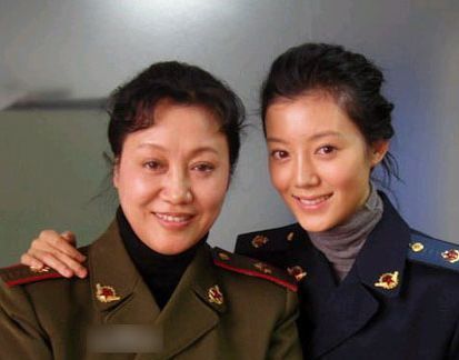 28岁嫁给百亿富豪,离婚6年搭上第2个富豪,成人生大赢家