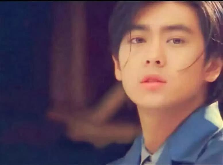 20位男星的18岁,黄磊貌若潘安却落榜,徐峥读上戏时头发还在