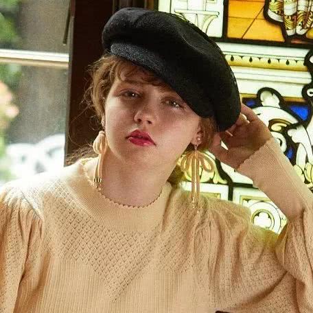 针织衫穿得不如别人好看？可能是发型的问题