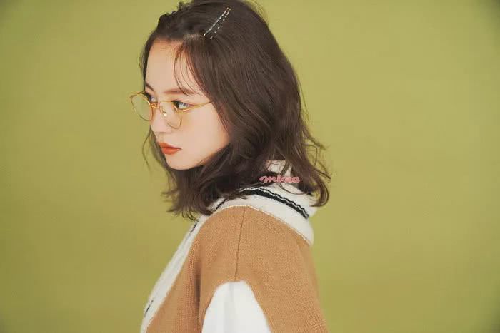 针织衫穿得不如别人好看？可能是发型的问题