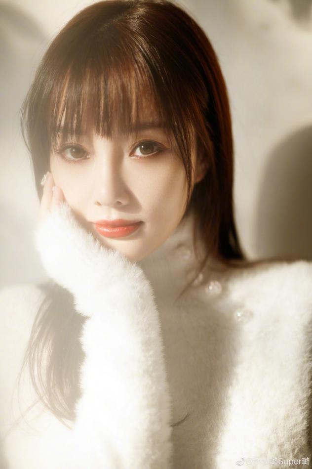 李小璐发动态秒删除,奈何网友靠图扒坐标:又和他在一起?