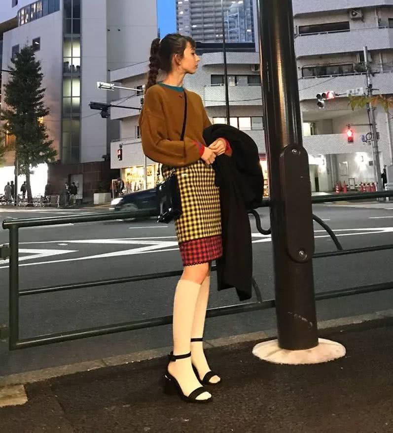 针织衫穿得不如别人好看？可能是发型的问题