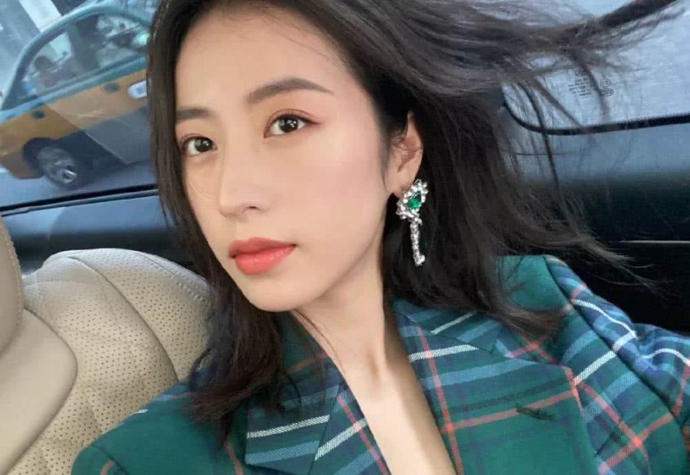 网红脸看多了会腻，“透明感女生”才是真气质！