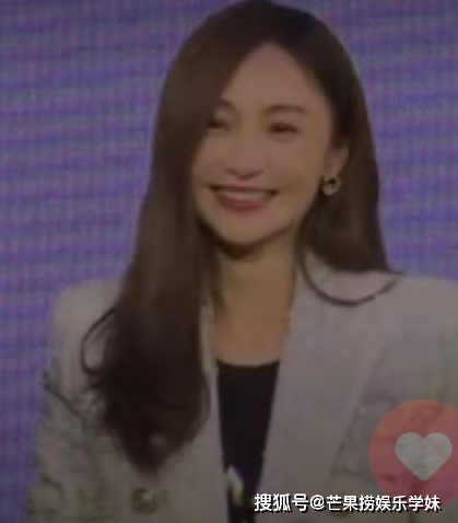 姚笛罕见现身脸蛋发福,现场摆剪刀手大笑,宣传新戏被骂狗血喷头