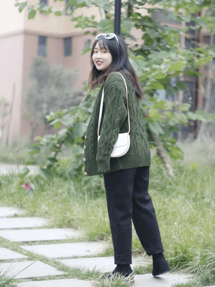 又矮又微胖怎么穿能显高显瘦？来看这位147CM博主的日常穿搭示范吧