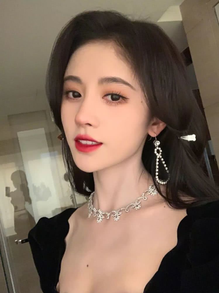被称“四千年”美女的她到底做了什么,颜值又飙升一大截?