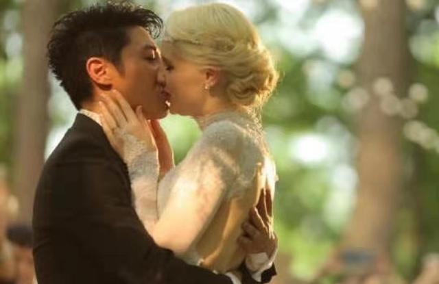 撒贝宁妻子李白是二婚？头婚照片疑似曝光，结婚环境有些太寒酸