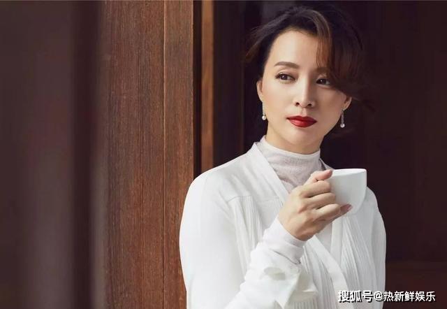 她是央视美女主播，高考状元，一文获得11万阅读，才华不输董卿