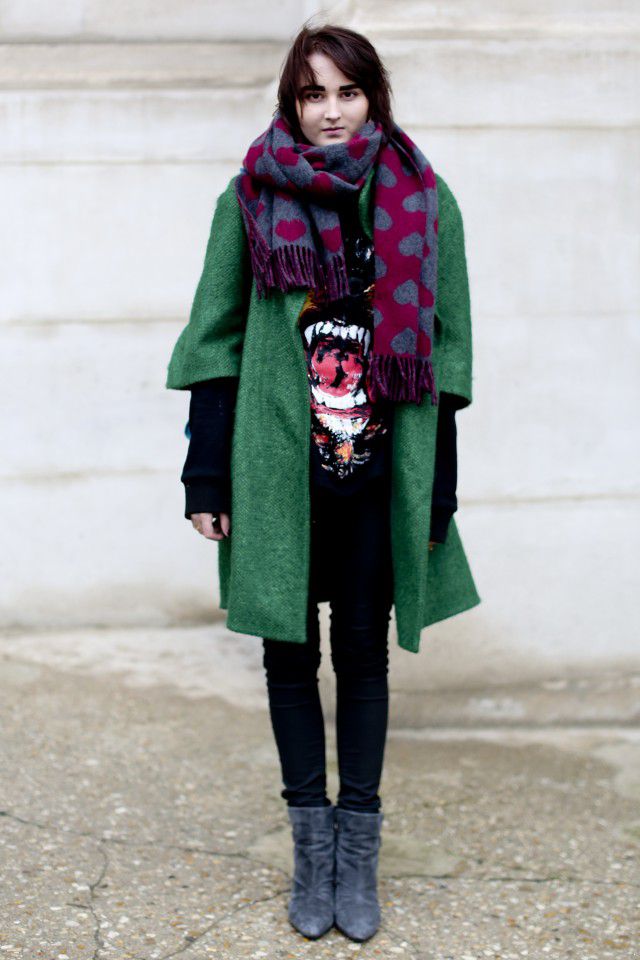 绿色大衣怎么搭配，穿不好是你没有学会正确搭配