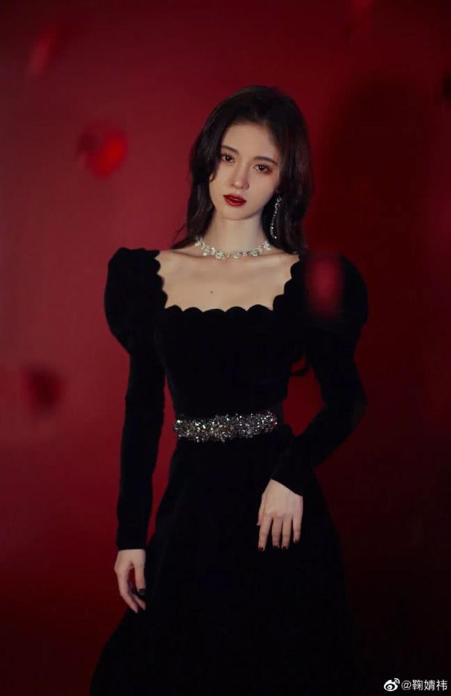 被称“四千年”美女的她到底做了什么,颜值又飙升一大截?