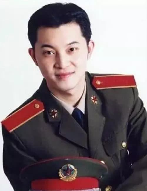 20位男星的18岁,黄磊貌若潘安却落榜,徐峥读上戏时头发还在