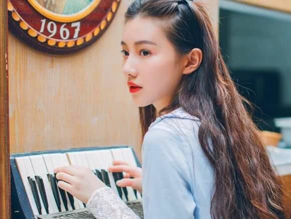 还记得用140桶矿泉水拍戏的那个女星吗?今成为于正御用女主角