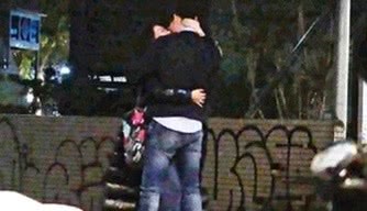 陈绮贞街头拥吻神秘男身份曝光 男方已婚且育有2个孩子疑似出轨？