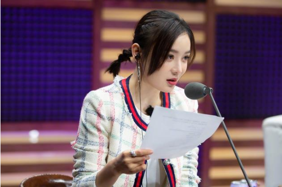 袁姗姗剪掉10年长发短发，新发型配五套造型气质秒变