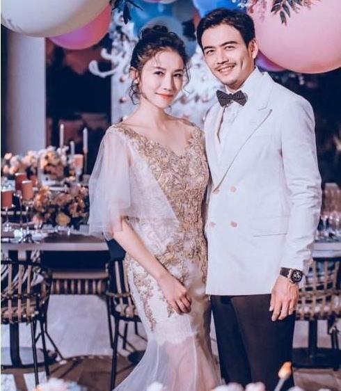 杨烁隐瞒十年的老婆，是我们熟知的“欧阳老师”！网友：完美情人