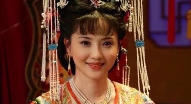 她是“国家一级演员”,为了丈夫守寡10年,今被二婚老公宠上天