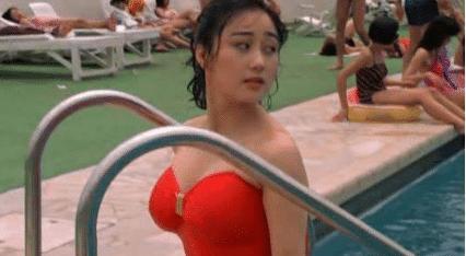 58岁黄秋燕风情万种,利智却风采不再,李连杰当年被什么迷了心窍