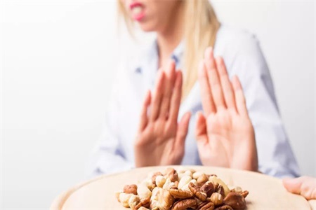 减肥好方法：不吃晚饭能减肥吗？女性减肥吃什么？