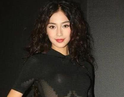 BABY和热巴都HOLD不住的泡面头，她却美上天？网友：妥妥的女神