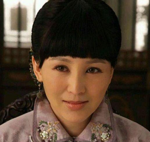 她裸嫁穷光蛋，北漂住6平米“婚房”，恩爱25年，今资产数不尽