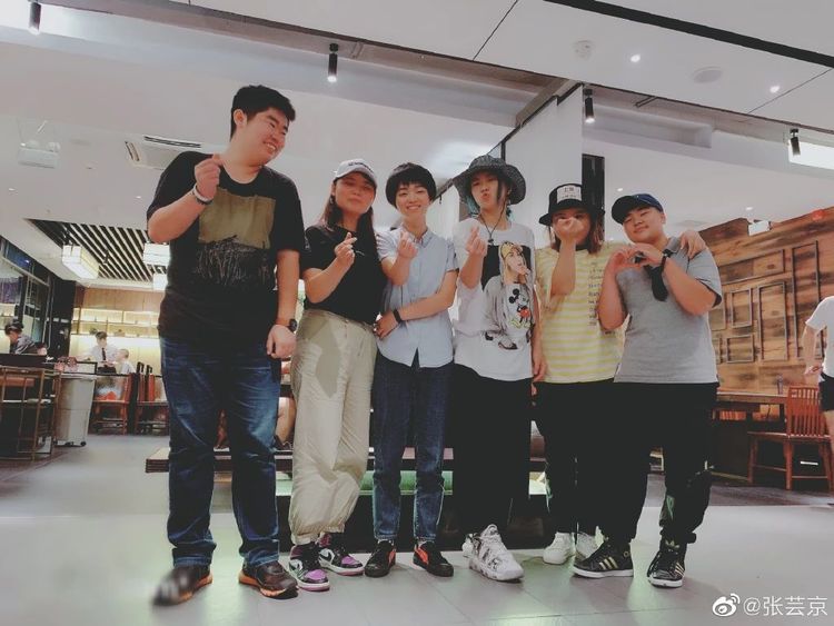 她靠《仙剑3》一曲成名，4年百万存款全花光，今沦为街头艺人