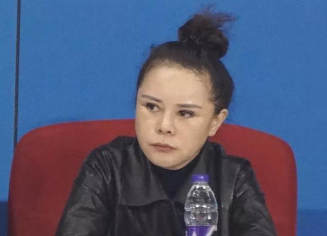 孙俪妈妈颜值太能打，奶奶级别的年纪，出席活动容貌不输当红女星