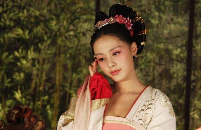 这几位女星始终都红不起来，杨蓉上榜，她当了38次女主都不火！