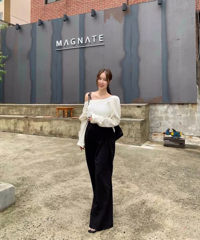 针织衫+拖地裤=秋冬巨洋气穿搭,好看到爆