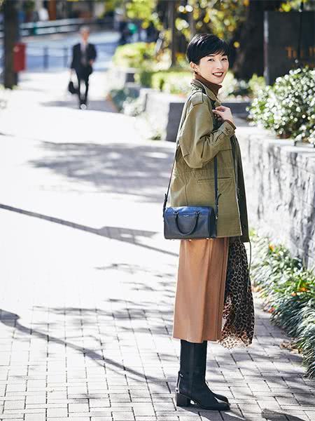 这条半身裙俘虏了多少女人的心？今年冬天有必要买一条