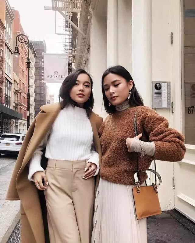 粉色+灰色,姜黄色+牛仔蓝,这几组颜色穿在一起也太显贵了吧