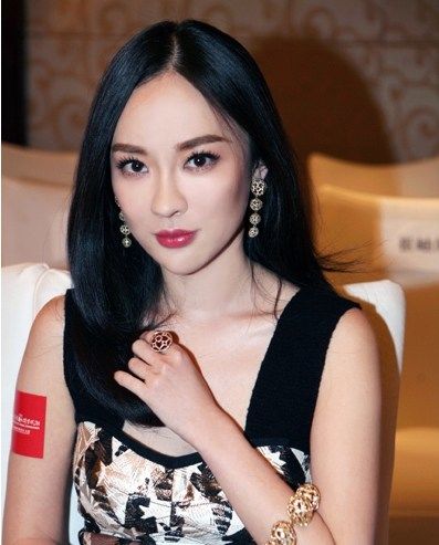 堪称史上最性感“苏妲己”,37岁霍思燕近照,身材比柳岩还性感