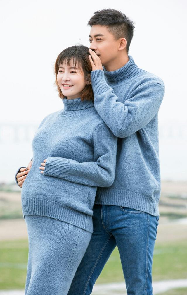 李佳航陪一岁半儿子去早教中心却睡着了，儿子叫爸爸起床操碎了心