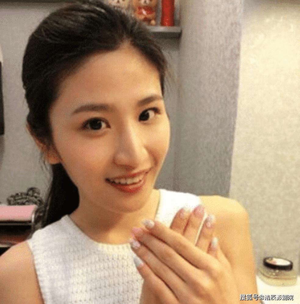 曾经为了上位甘愿在厕所被潜，曝光后“一无所有”，网友：水太深