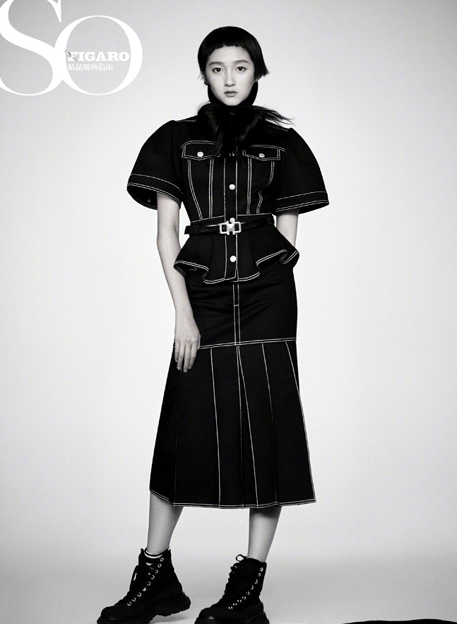 关晓彤尝试“雀斑妆”，搭刘海更显个性另类