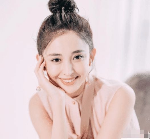 疑似被3个前任“泄隐私照”, 娜扎注定要为自己年轻的18岁买单