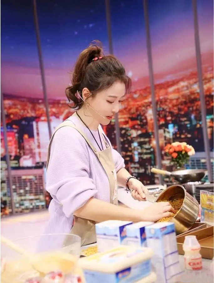 女人别再披头散发了，很显老！今年流行这5种发型，减龄效果好