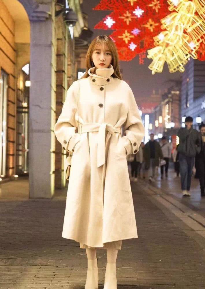 冬天穿裙子比裤子更显瘦！3个搭配保暖又显高，穿出温柔时髦