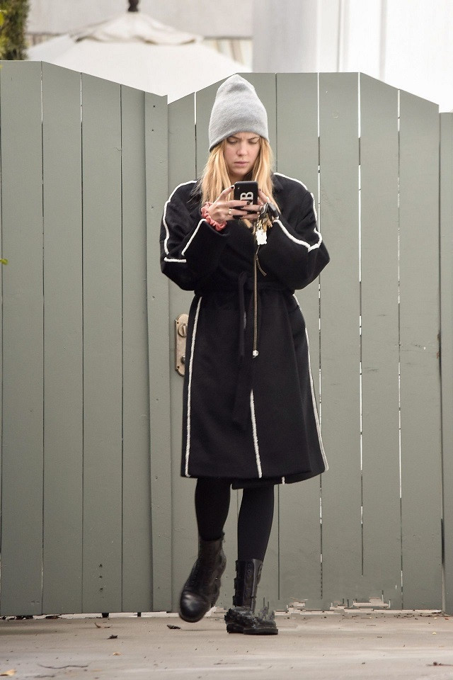 打底裤太俗气,今年冬天流行这条裤子,遮肉显瘦还很保暖