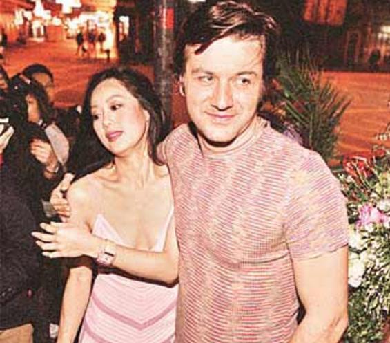 年轻时美得让人犯罪，被称为香港第一祸水，富商为她抛弃患癌妻子