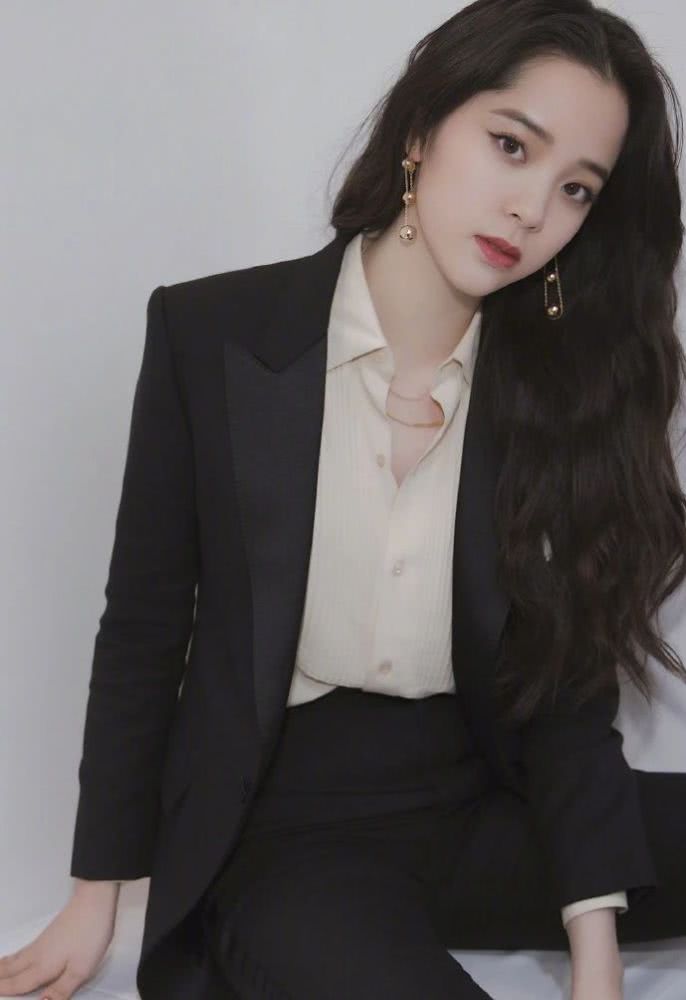 00后小花你喜欢谁?赵今麦、张子枫清新元气,只有她成熟的过分