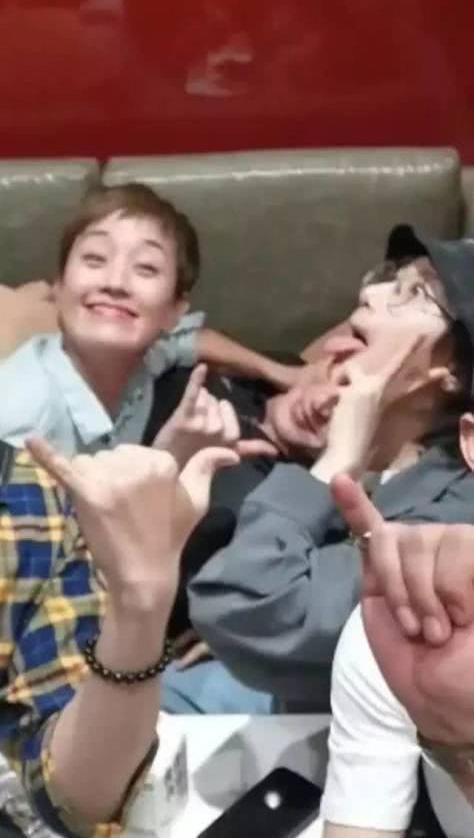 这一次怎么解释?离婚不到两个月就躺别人怀抱,网友:心疼文章