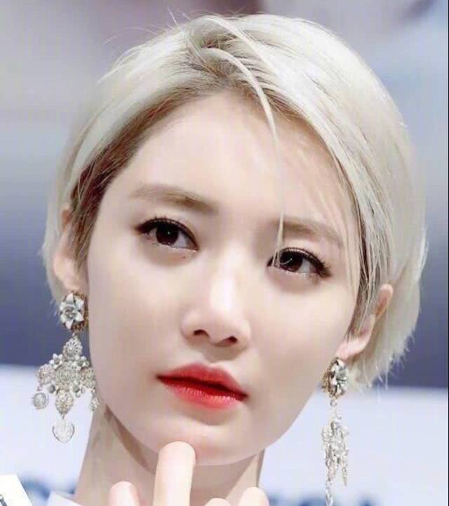 100斤的胖妹子，剪了这个头发之后，看起来不到80斤