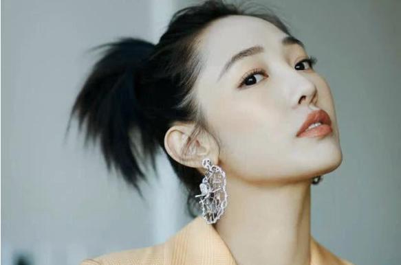 白百何与新男友恋情细节引热议，人设恐再次崩塌，网友: 绝配